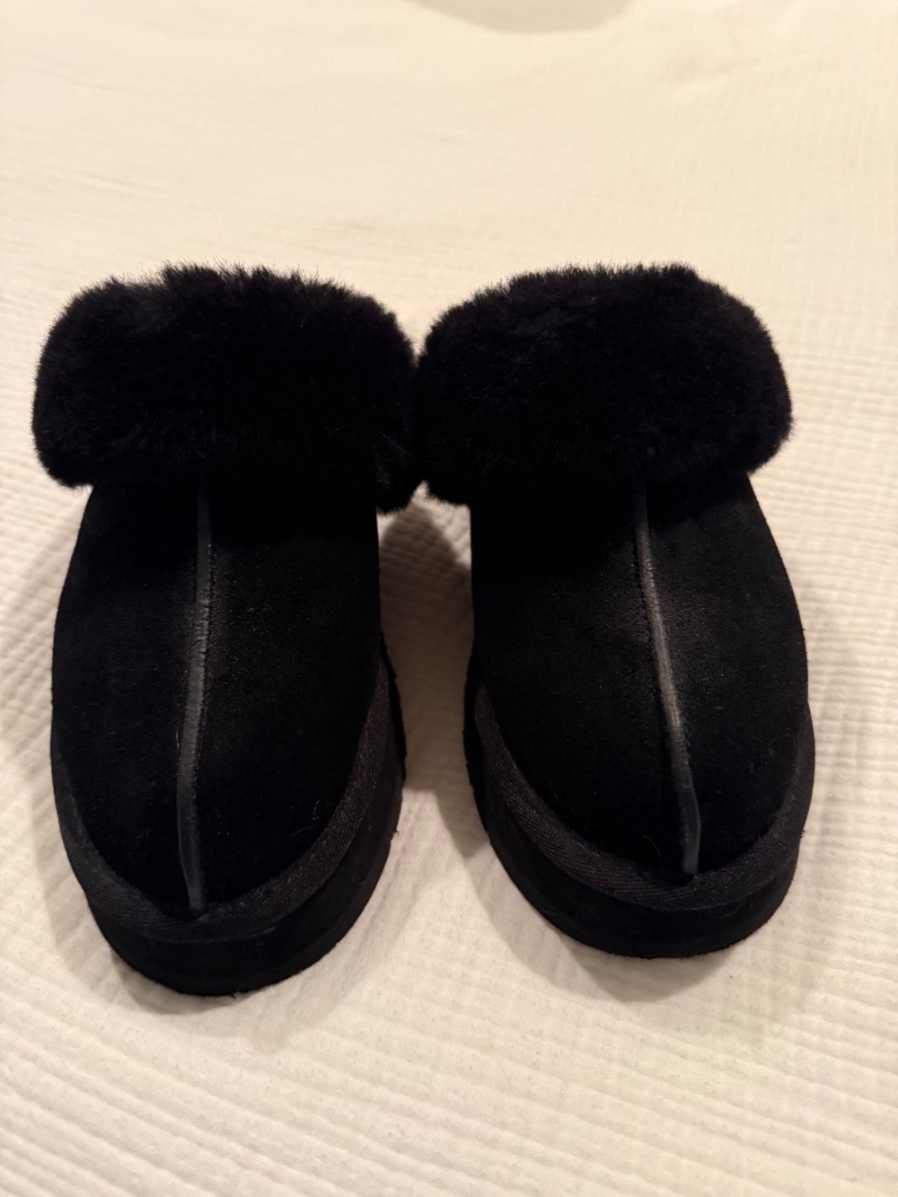 Ugg shoes/slippers